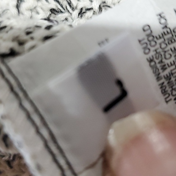 Margaret winters grey knit sweater cardigan with fun multicolored pockets - Picture 6 of 6